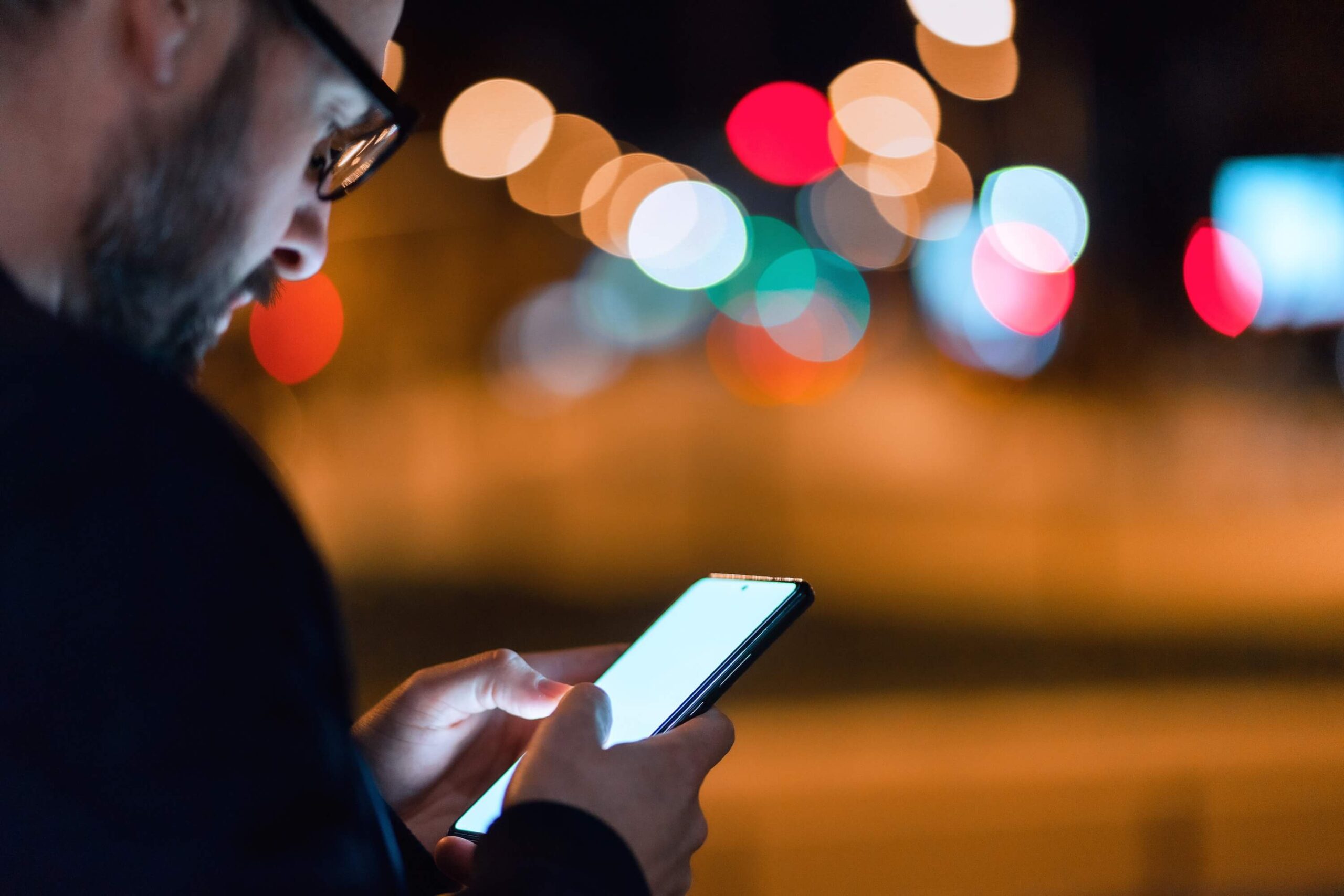 smartphone-at-night-blue-light